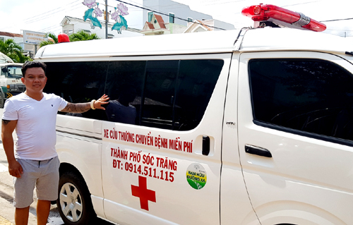 Người đàn ông mua ôtô chở bệnh nhân nghèo miễn phí