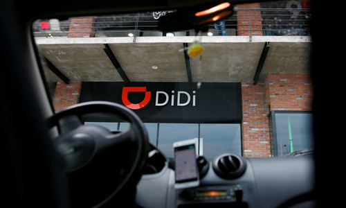 Công ty mẹ của Mercedes cung cấp dịch vụ gọi xe cô