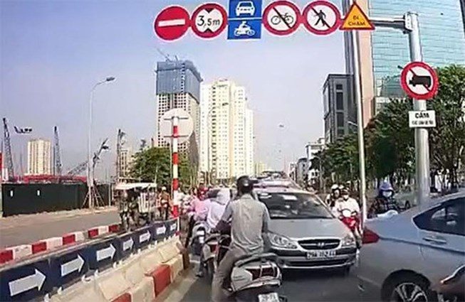 di-nguoc-chieu_gyqk_thumb