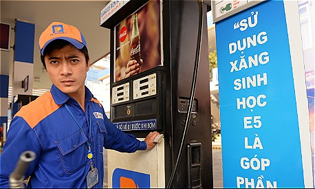 Giá xăng ngày mai có thể tiếp tục giảm sâu