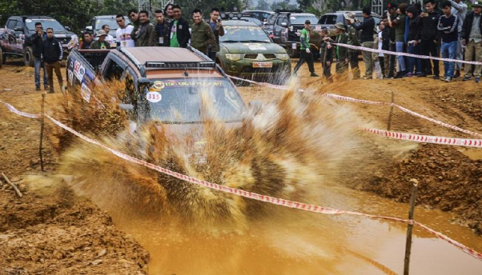 Tổ chức giải đua ô tô địa hình quy mô nhất Việt Na