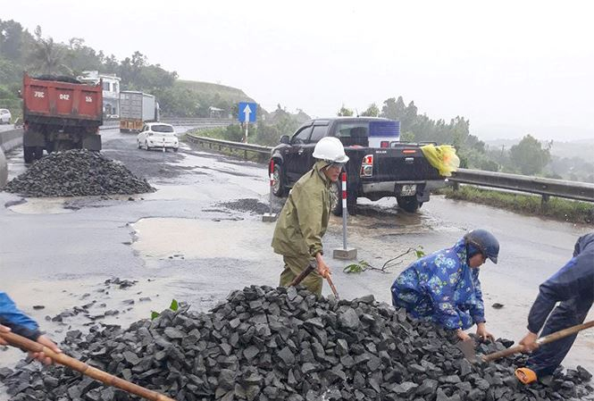 quoc_lo_1_doan_qua_phu_yen_tien_phong_2_pczq