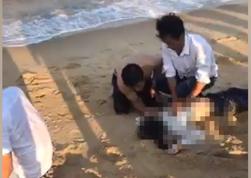 Năm học sinh tử vong trong lúc tắm biển