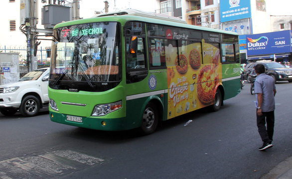 177 tỉ đồng quảng cáo trên xe buýt chẳng ai quan t