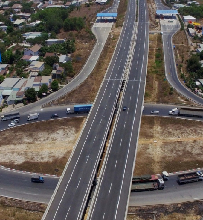 nut-giao-thong-duong-cao-toc-lt-dd-voi-ql51-vung-t