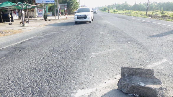 iquan-lo-phung-hiep-hu--15783696232721919916277