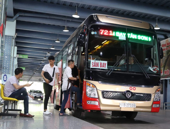 Nhiều dịch vụ đưa đón sân bay dịp Tết