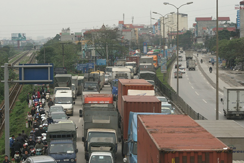 thuc-trang-un-tac-giao-thong-tren-quoc-lo-5--nguye