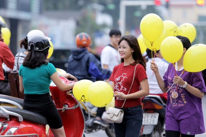 Ford Tang Bong Bay va Sticker K0 Coi Tai Nga Tu Ch