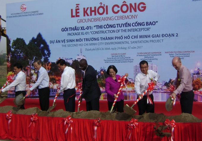 khoi cong dự án vệ sinh môi trường TP sáng 24-2 (3