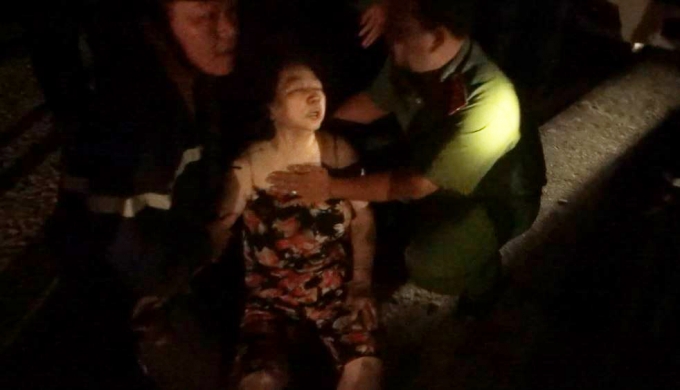 cuu-nguoi-trong-dam-chay