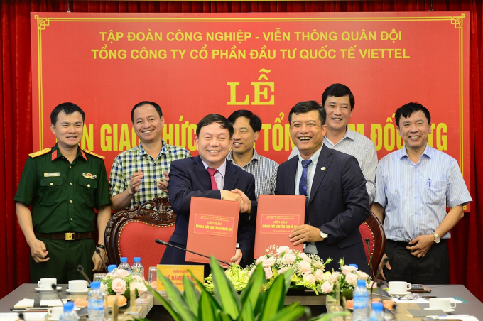 Le ban giao chuc danh TGD Viettel Global