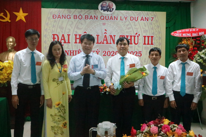 DC3548ED-E896-47FF-B11F-C58FDF2766CF.