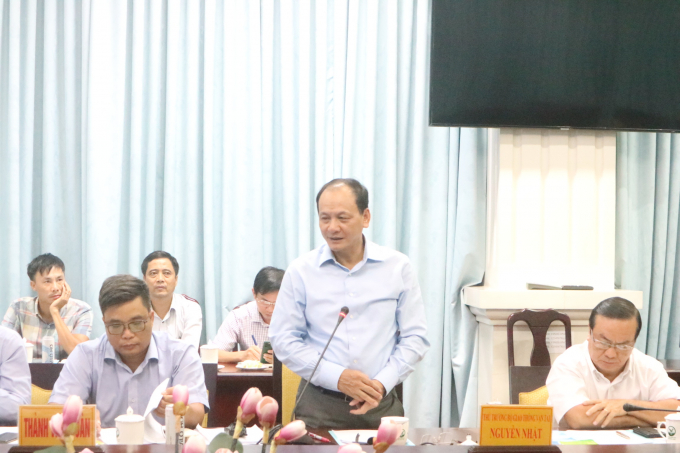 EB770C09-B321-4027-AE0A-1C42A35C7BED.