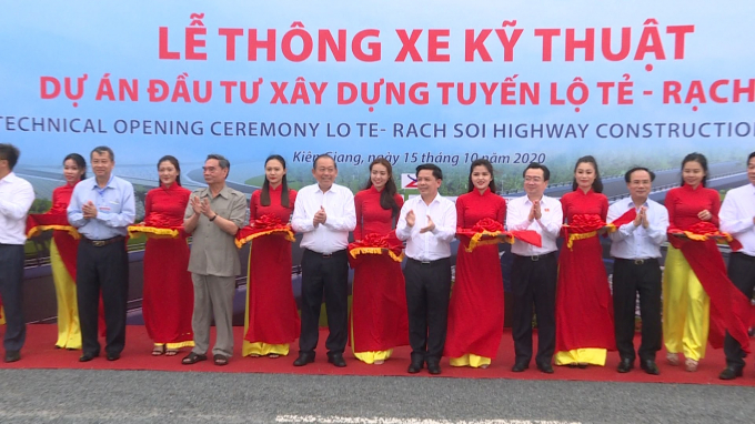 9FC03DA6-FB63-4EB6-A4CF-67F123877B59.