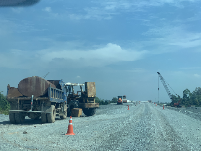 74F070DE-0970-4D6A-A5A4-2D0B56F5F11D.