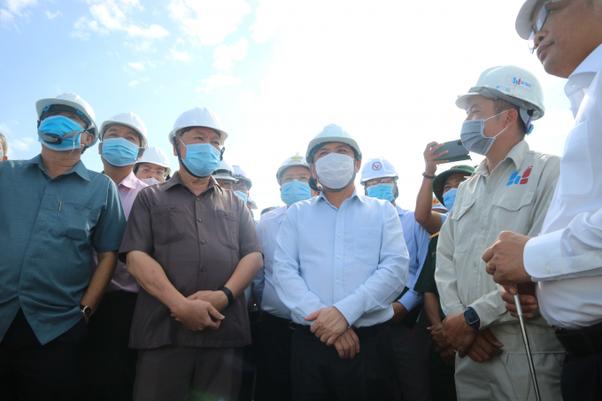 2A49E759-A567-452E-A4F6-4EBAB93E1E99.