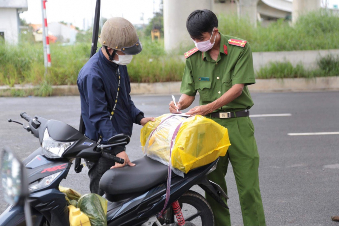 CCF829F5-4C92-455B-B3CF-5A8156378293.