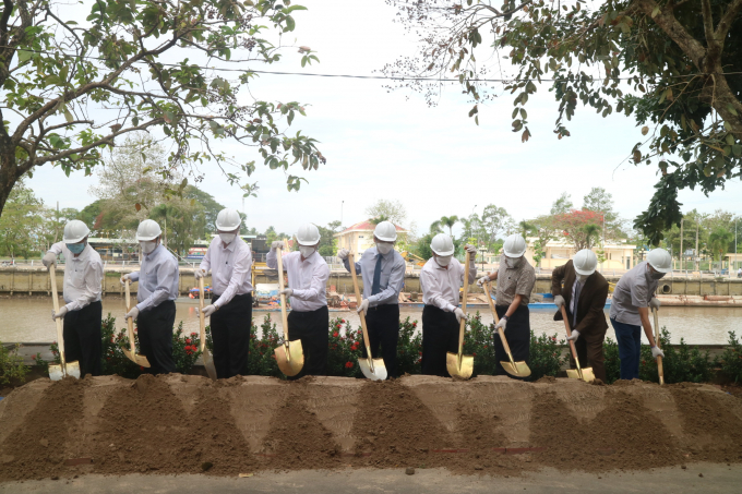 4922671D-ECBB-4C4D-938B-42A5C0C329F4.