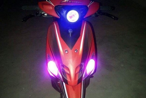 vovgiaothong_15_20_xe_may_do