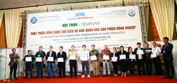 Trao giay chung nhan 2