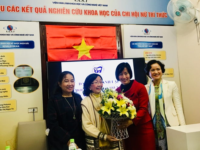 BCH chi hội nữ trí thức KH&CN.