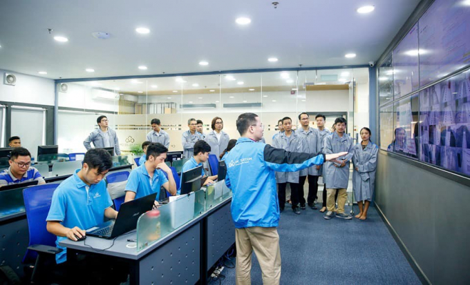 anh 7.3 di tham quan CMC