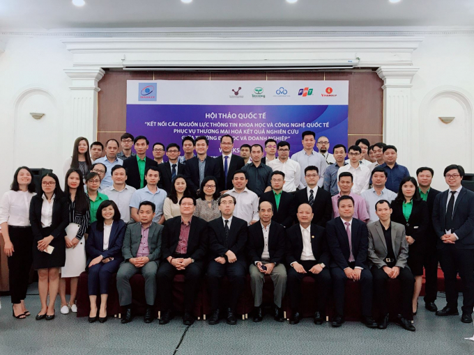 3_5 cac dai bieu chup anh luu niem