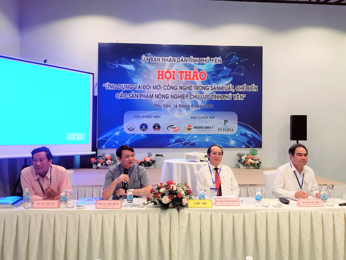 anh 2 chu tri hoi thao