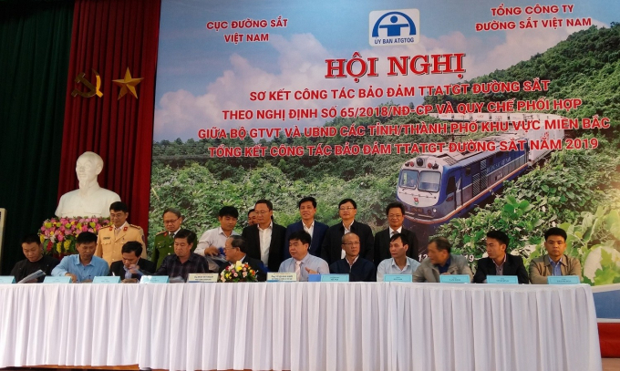 ky-ban-giao-loi-di-tu-mo-qua-duong-sat