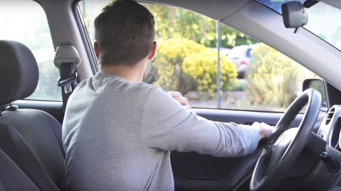 len-xuong-xe-o-to-an-toan-oto-com-vn-3-a815