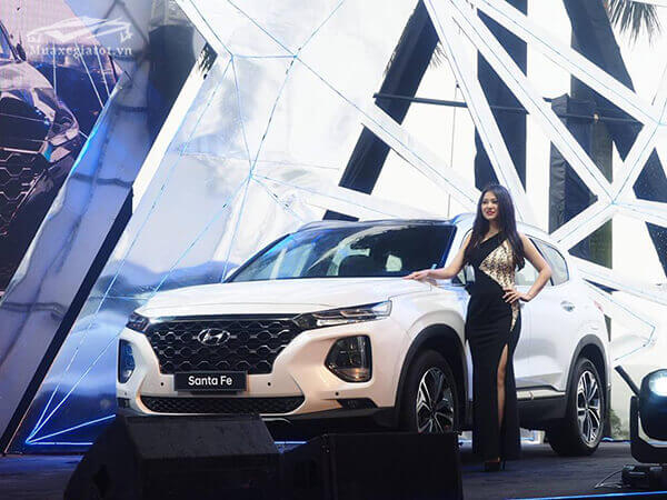 gioi-thieu-xe-hyundai-santafe-2019-muaxegiatot-vn-