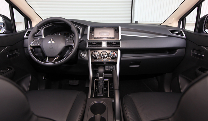 Mitsubishi-Xpander-2-9150-1595229389