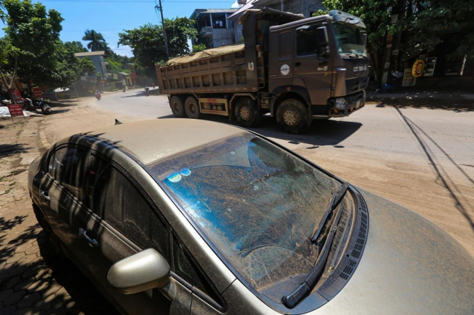 khoi-bui-tren-xe-oto-com-vn-377e