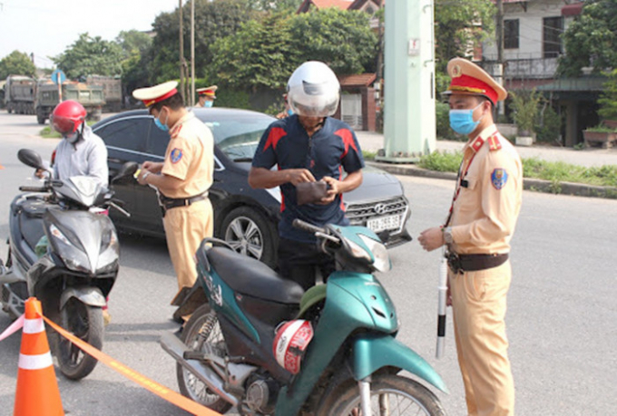 img-bgt-2021-csgt-kiem-tra-phuong-tien-1631621032-