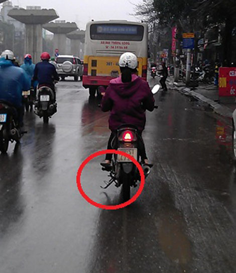 viec-nho-ma-tai-hoa-lon-quen-gat-chan-chong-xe-226