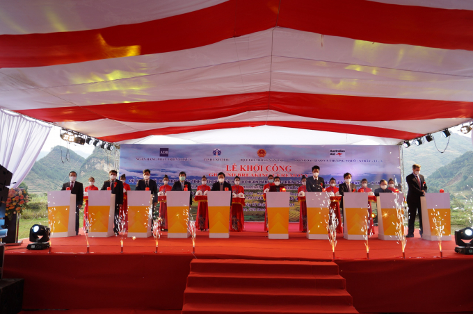 z3057439696168_711d2c96c527523909925f3a63005b99