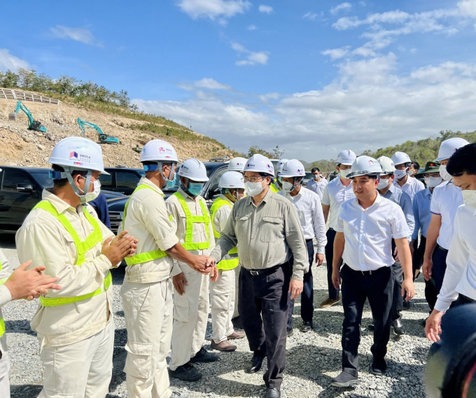 z3220176318668_631225465716728f7fd654dc7dd21344