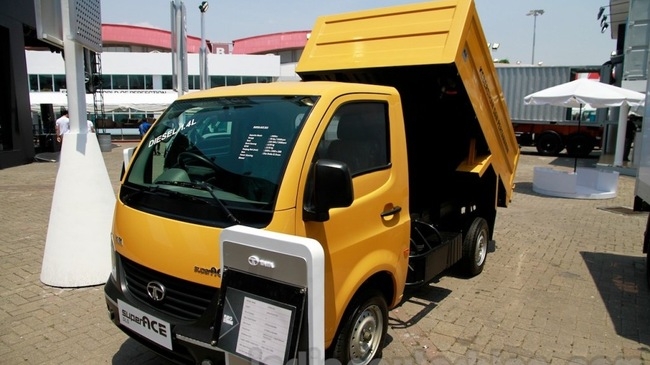 tata-super-ace-tipper-at-the-2014-indonesia-intern