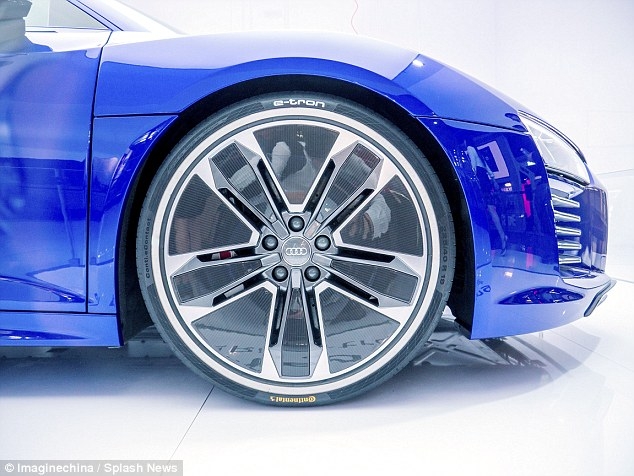 audi-ra-mat-sieu-xe-tu-lai-chay-bang-dien-tang-toc