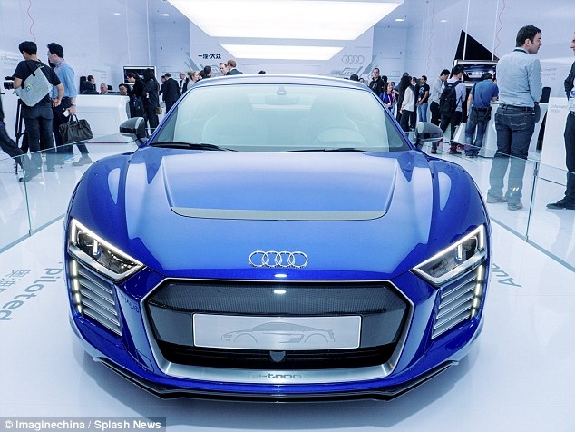 audi-ra-mat-sieu-xe-tu-lai-chay-bang-dien-tang-toc