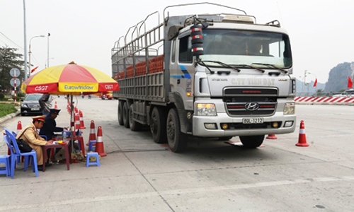 vovgiaothong_quang_ninh_tren_1000_phuong_tien_qua_