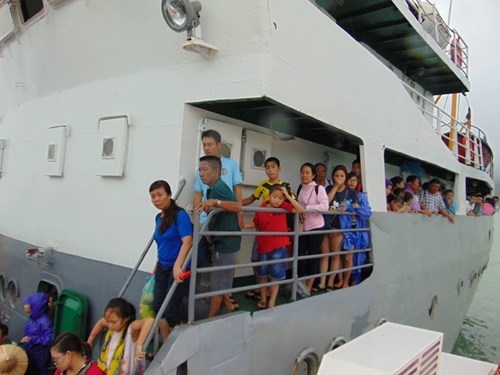 ubnd-tinh-quang-ninh-xin-loi-du-khach-vu-thu-ve-ta