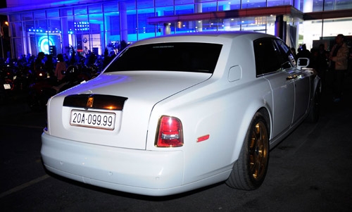 cap-doi-rolls-royce3