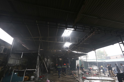 chay-gara-oto-sat-cho-tieu-thuong-thao-chay-1