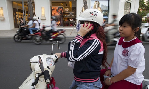 vovgiaothong_15_xe_may