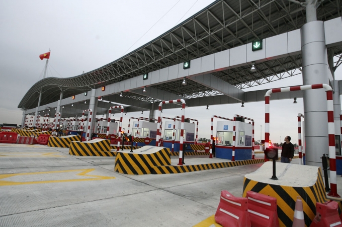 bo-giao-thong-hoa-toc-yeu-cau-tam-dung-tang-phi-bo