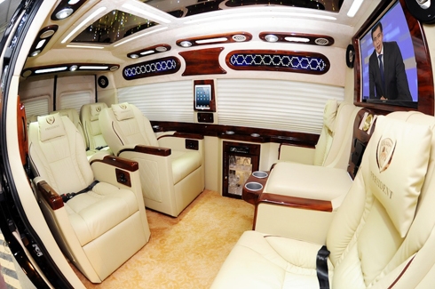 Ford-Transit-President-5-9499-1394-7991-1473503522