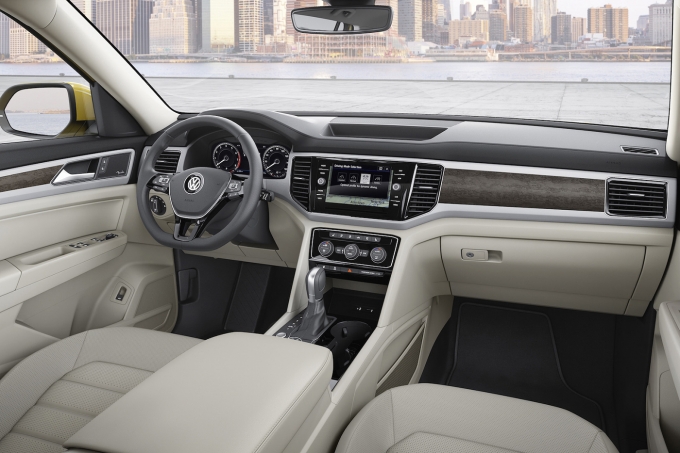 volkswagen-atlas-2017-10