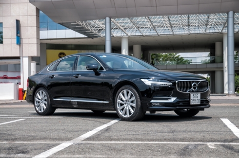 Volvo-S90-13-4380-1498817473